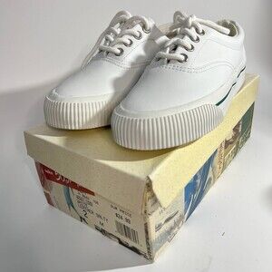 ❤️  Bass White Sneakers ❤️